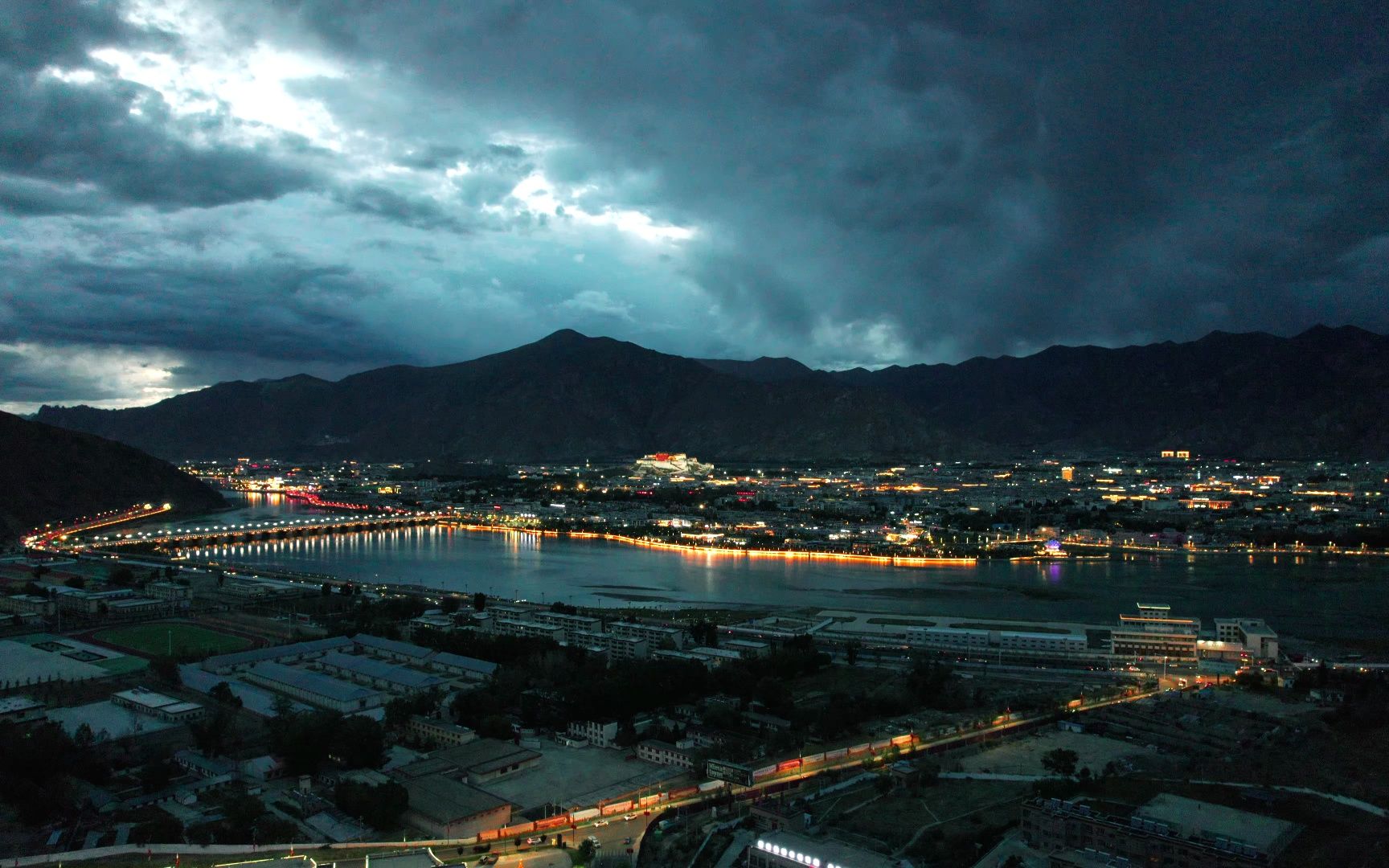 拉萨夜景夜晚图片