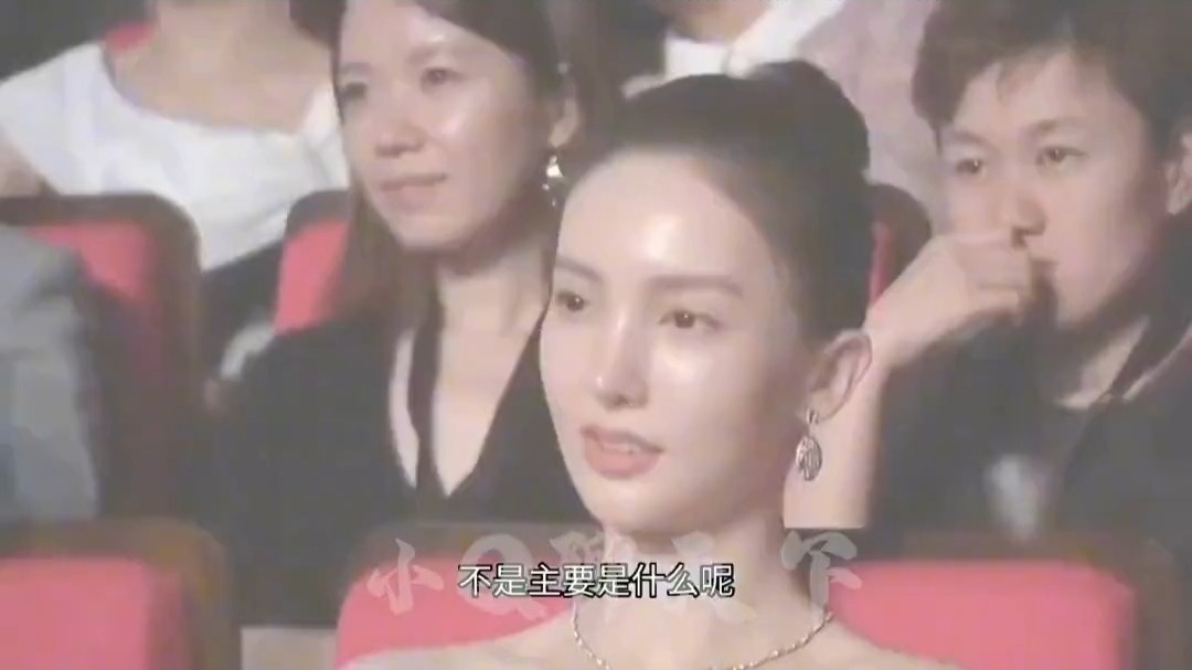 男明星人品差距有多大？吴磊高情商替谭松韵解围，雷佳音让人大跌眼镜！ #张杰 #胡歌 #雷佳音 #我要上热门