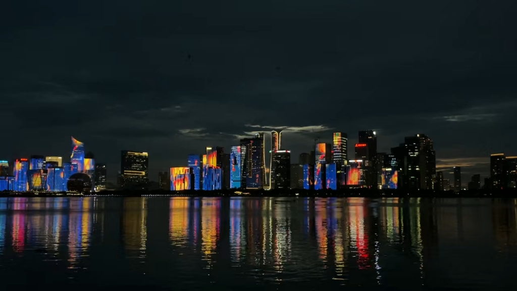 杭州滨江,钱塘江畔,夜景