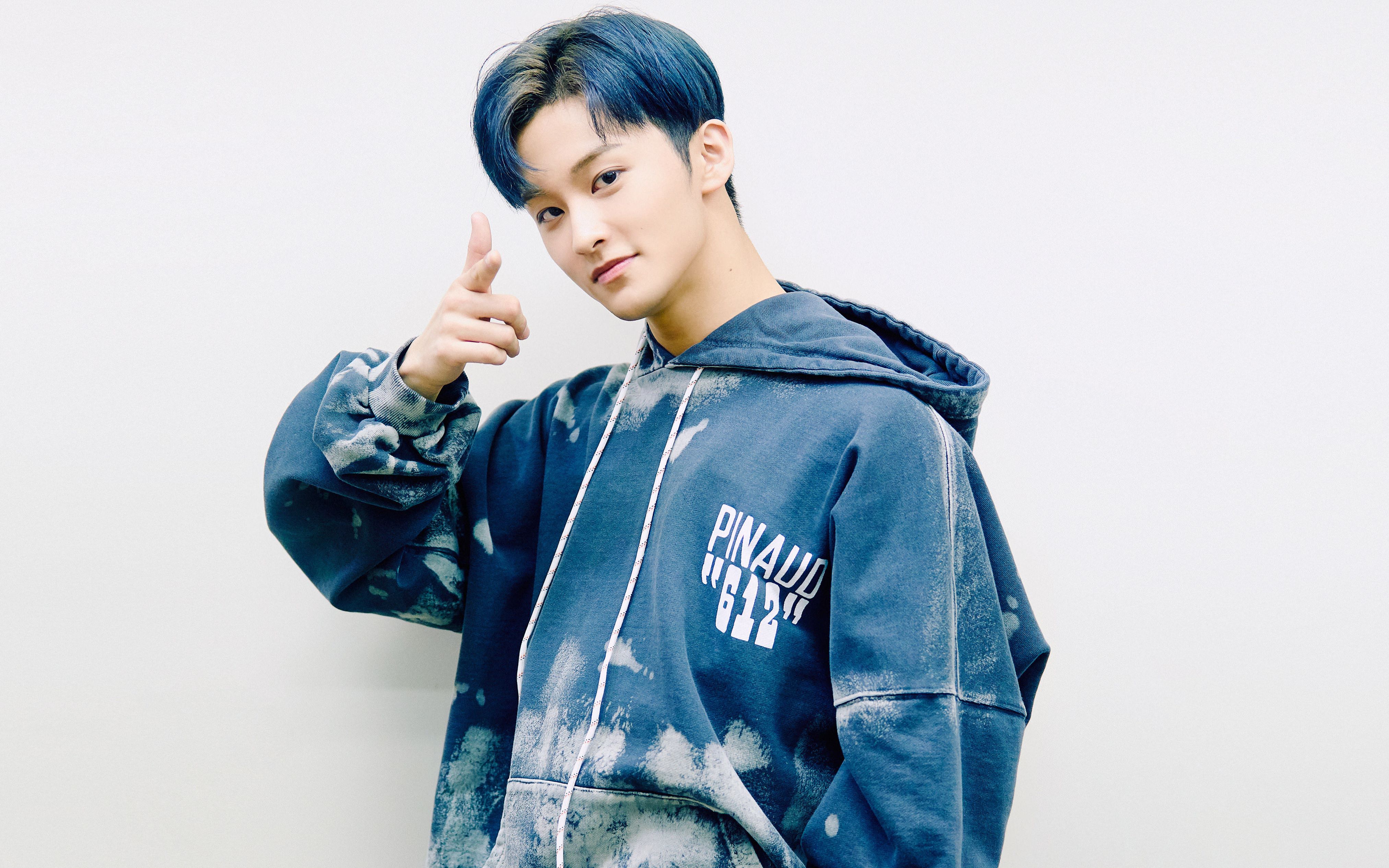 【nct马克】路人眼里李马克的样子vs粉丝眼里李马克的样子 总结起来就