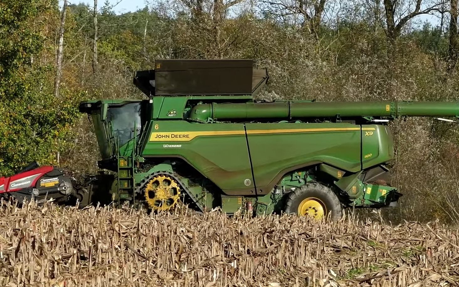 约翰迪尔x9 1100收割机收获玉米-小伙伴在这-默认收藏夹-哔哩哔哩视频