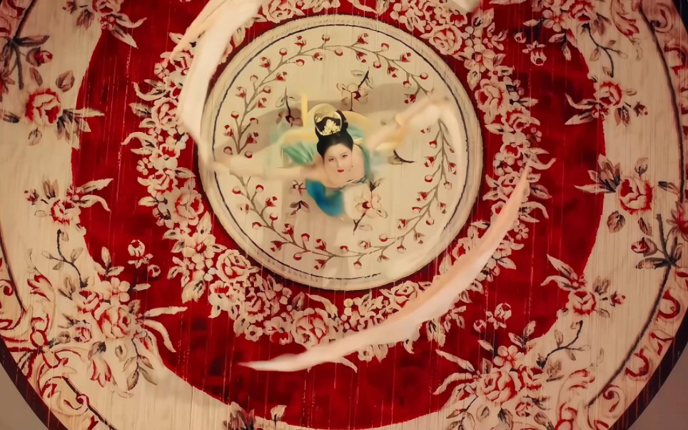 遏云歌响清,回雪舞腰轻