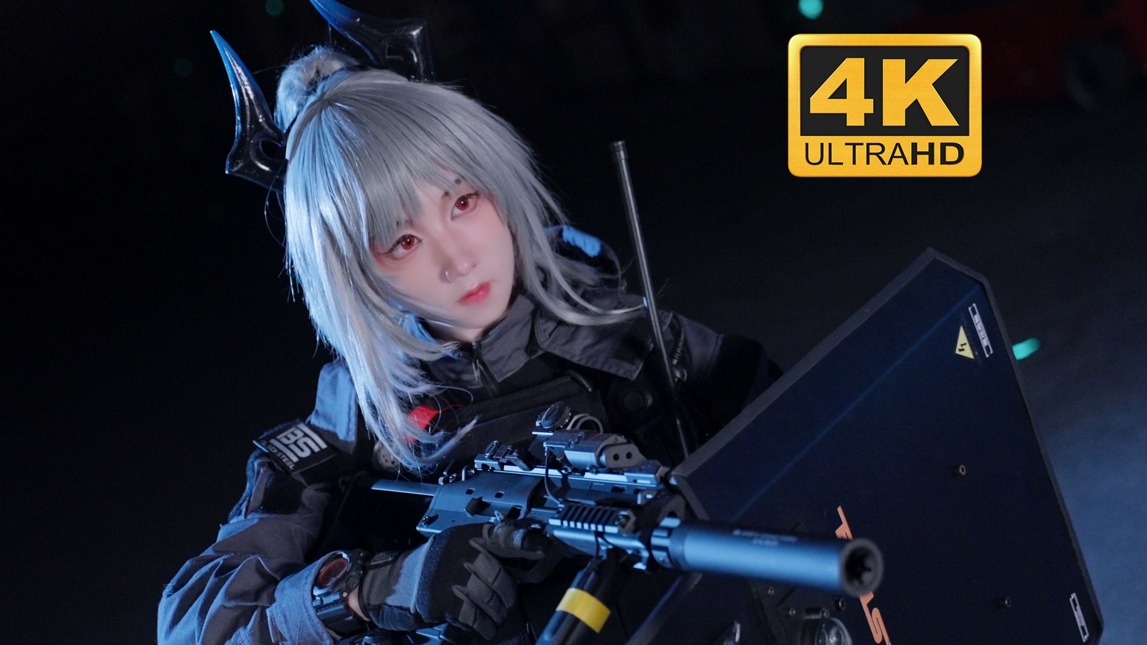 73黑钢充电宝 在线闪人73雷蛇超载cos【明日方舟】