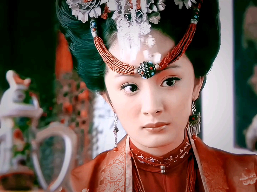 穿婚服的雪见真的好美