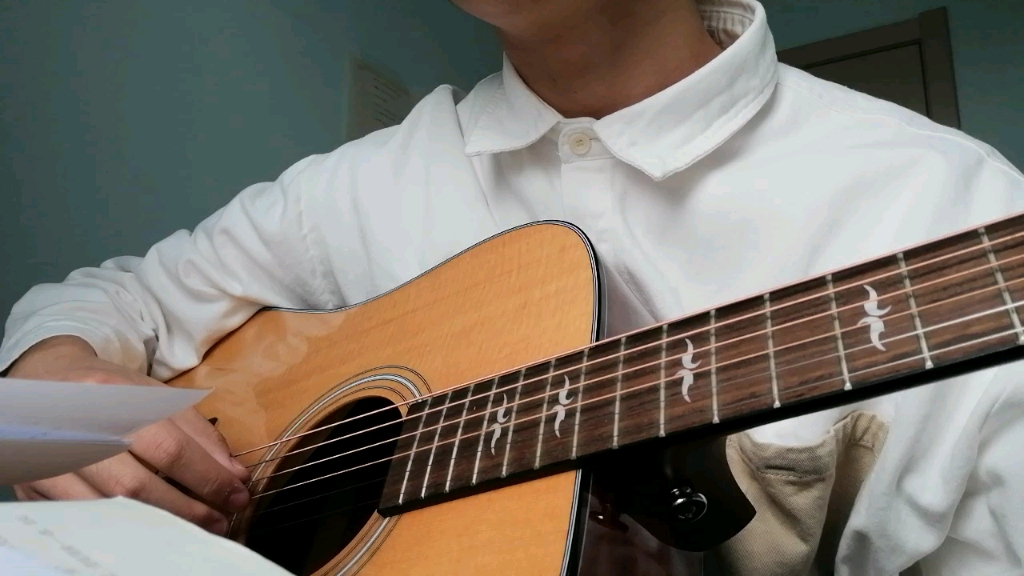 你出现在我诗的每一页,男高中生吉他弹唱《七里香》