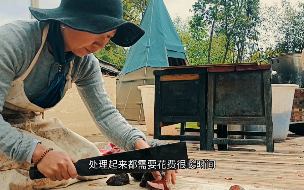 [图]植物染中草药薯莨染色，长裙