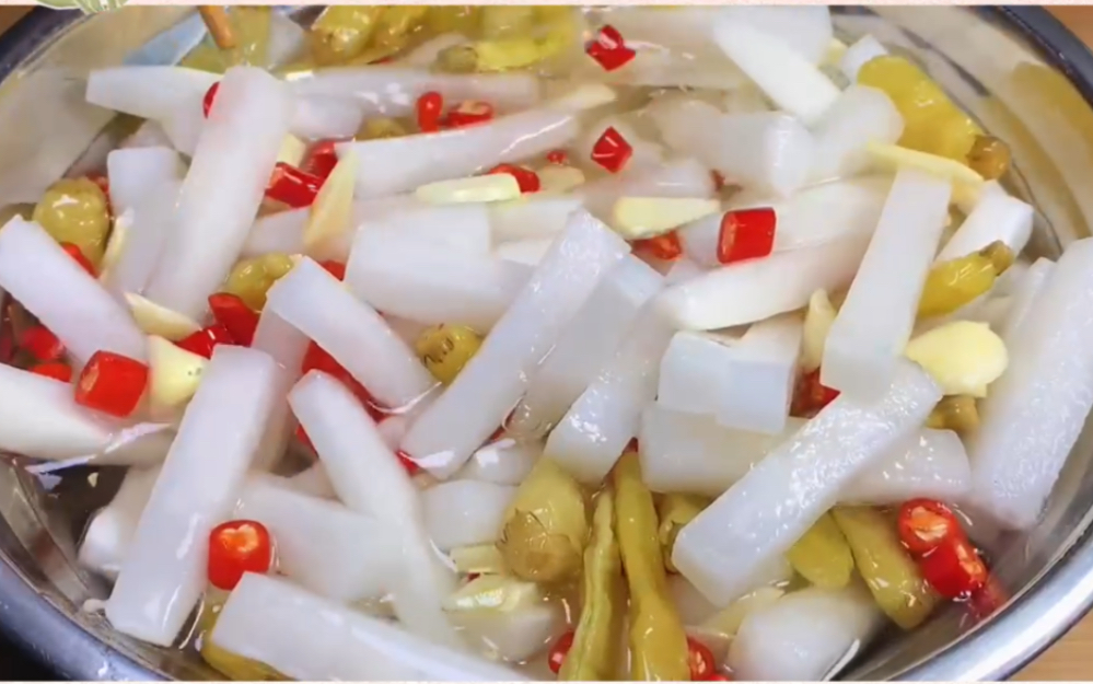 常备开胃小菜泡萝卜条做法,清脆爽口还解腻,越泡越好吃