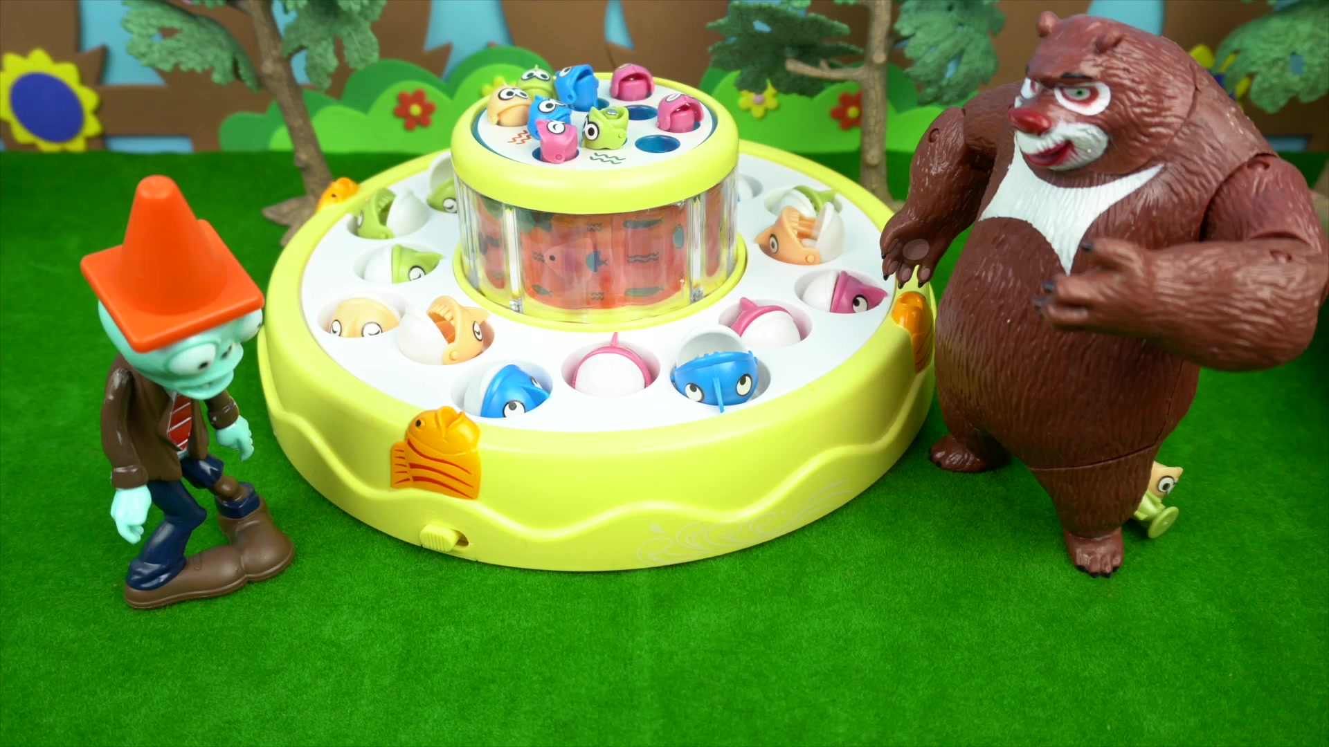 《熊妹玩具》熊大教训霸道的臭僵尸