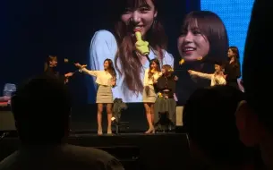 Video herunterladen: 【Apink】信息量很大的一场，划重点：恩地朴初珑孙娜恩都选了普美做男朋友，普美到底怎么选，93VS初普VS理想型