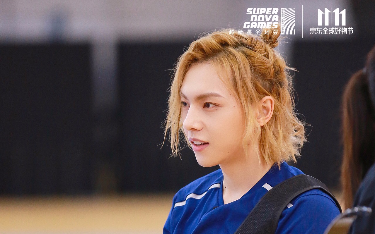 周锐[超话]# [小仙女] #周锐首张ep无解题#.