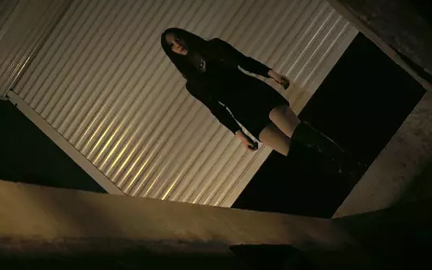 夜晚三点半:4分钟看完国产高颜值恐怖电影《怨灵》_哔哩哔哩 (゜-゜)