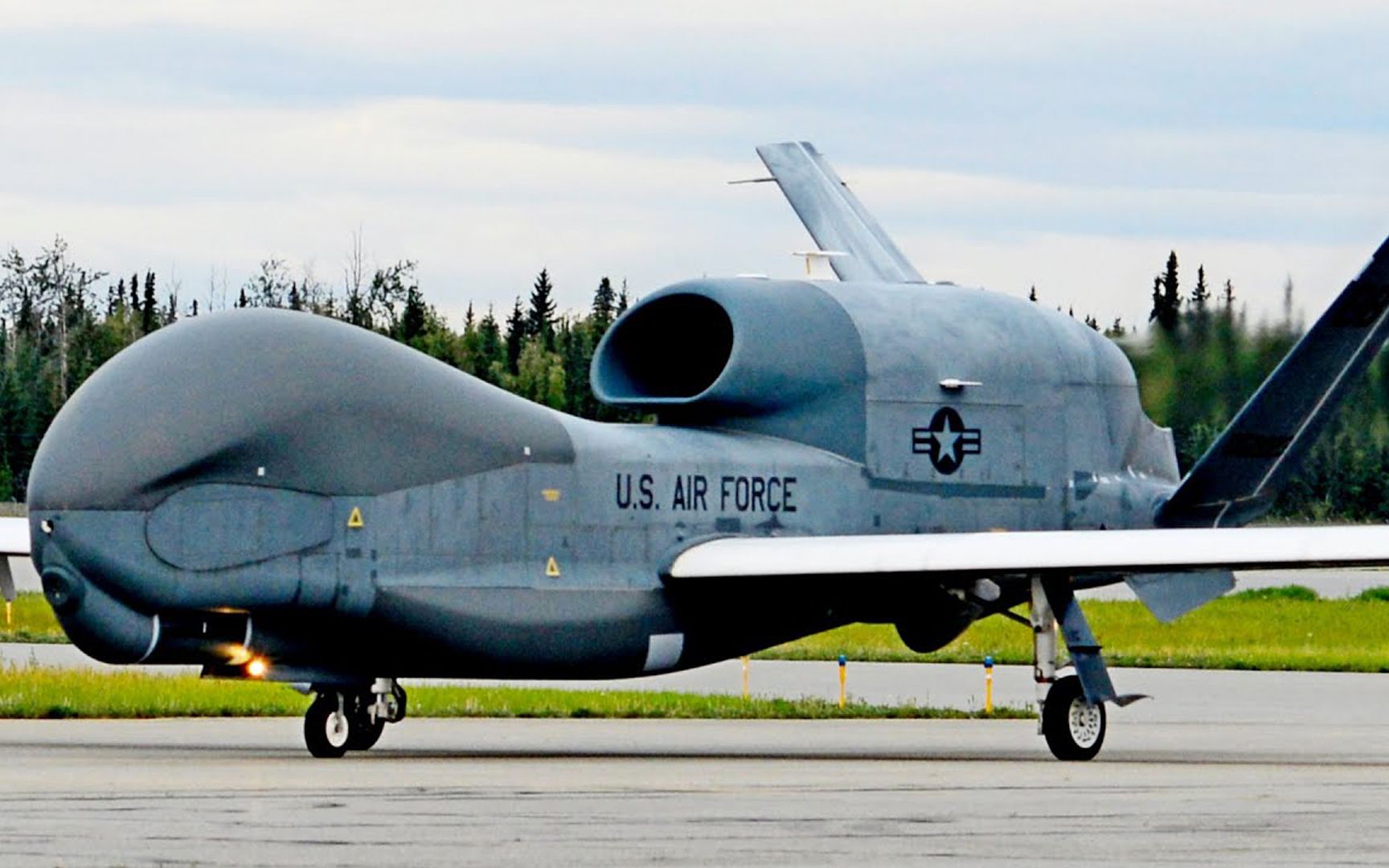 死神眼睛!世界最大无人机-rq-4"全球鹰"在阿拉斯加行动