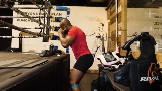 ufc"尼日利亚噩梦"乌斯曼日常训练