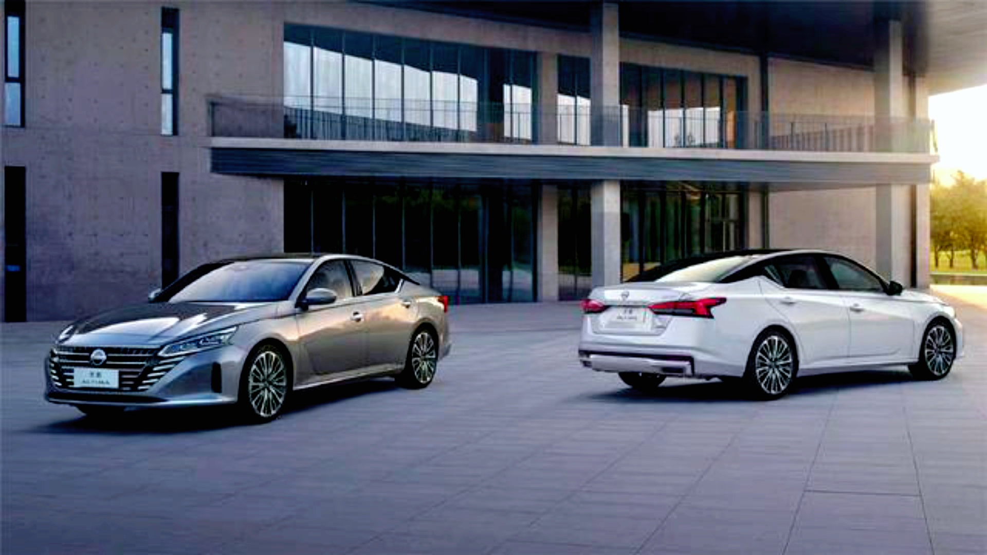 东风日产20周年了,全新日产天籁也更加年轻时尚,更年轻舒适,移动的大