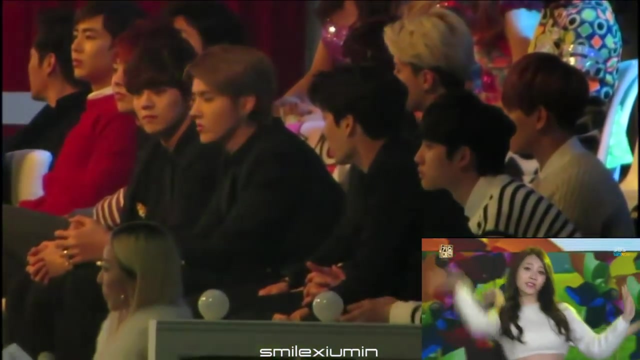 [图]EXO reaction to Girls day and Apink @Gayo Daejun 2013