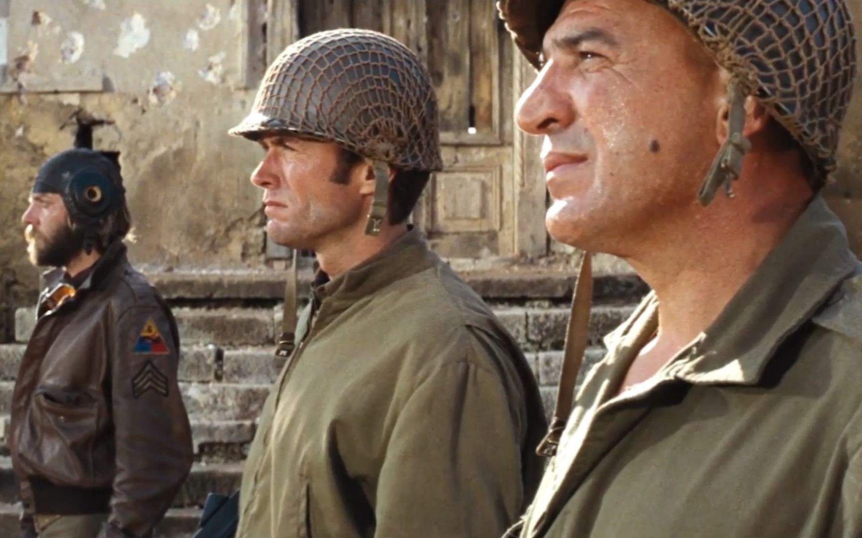 二战电影战略大作战武器详解美国大兵开着坦克抢银行