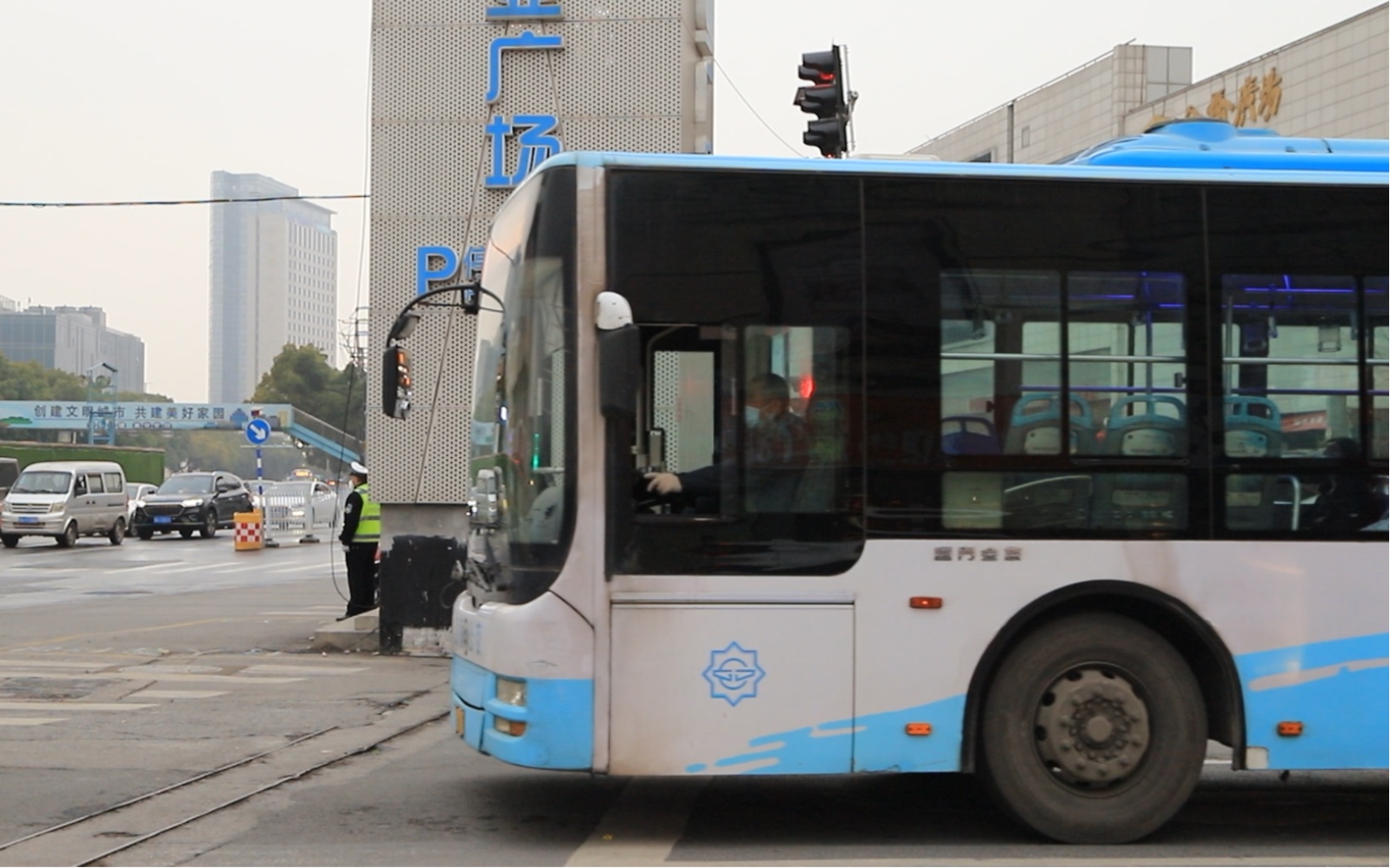 【南京公交】76路的雅高xml6125j15cn玉桥出站(现在已停驶)