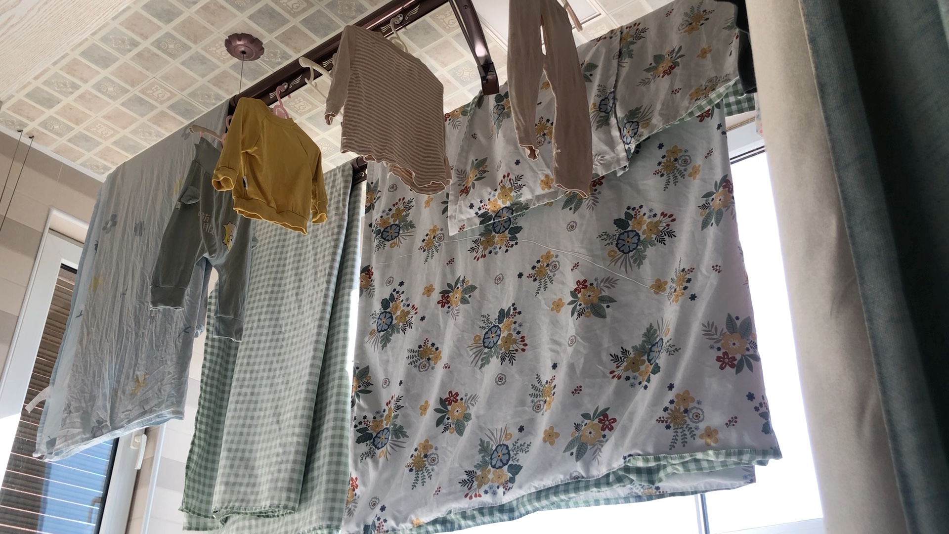 洗了床单被罩和衣服