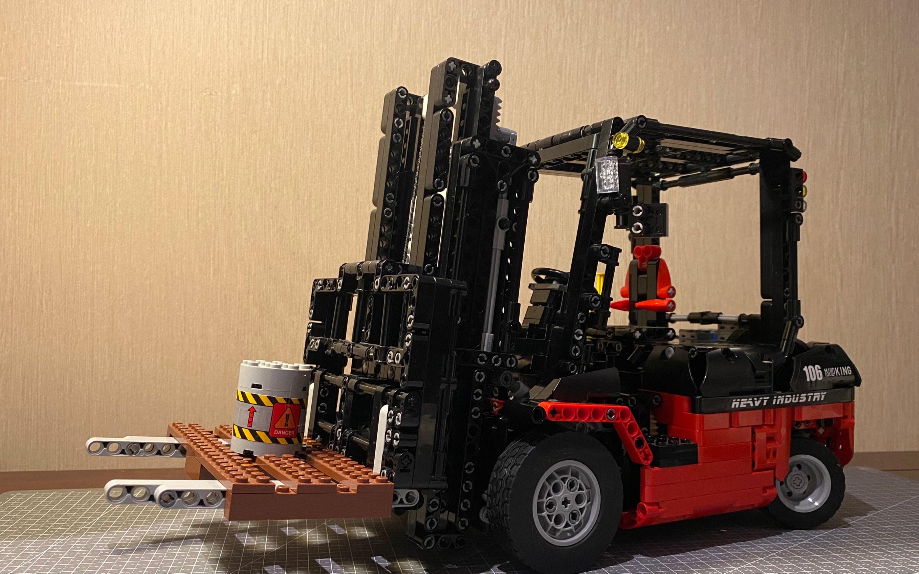 【宇星模王13106堆高机 测评】宇星这款叉车玩起来真的很上瘾!