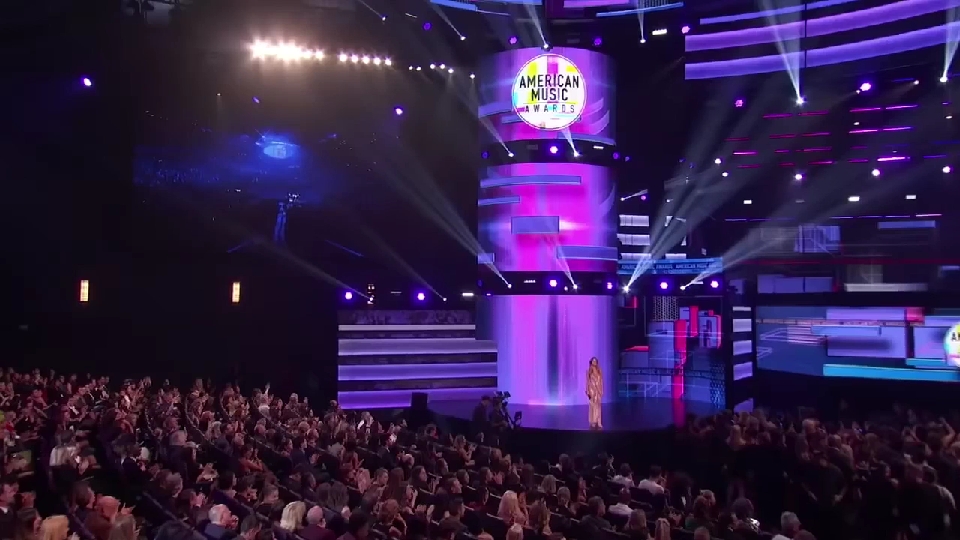 回顾2017年全美音乐奖:lady gaga的惊艳表演《the