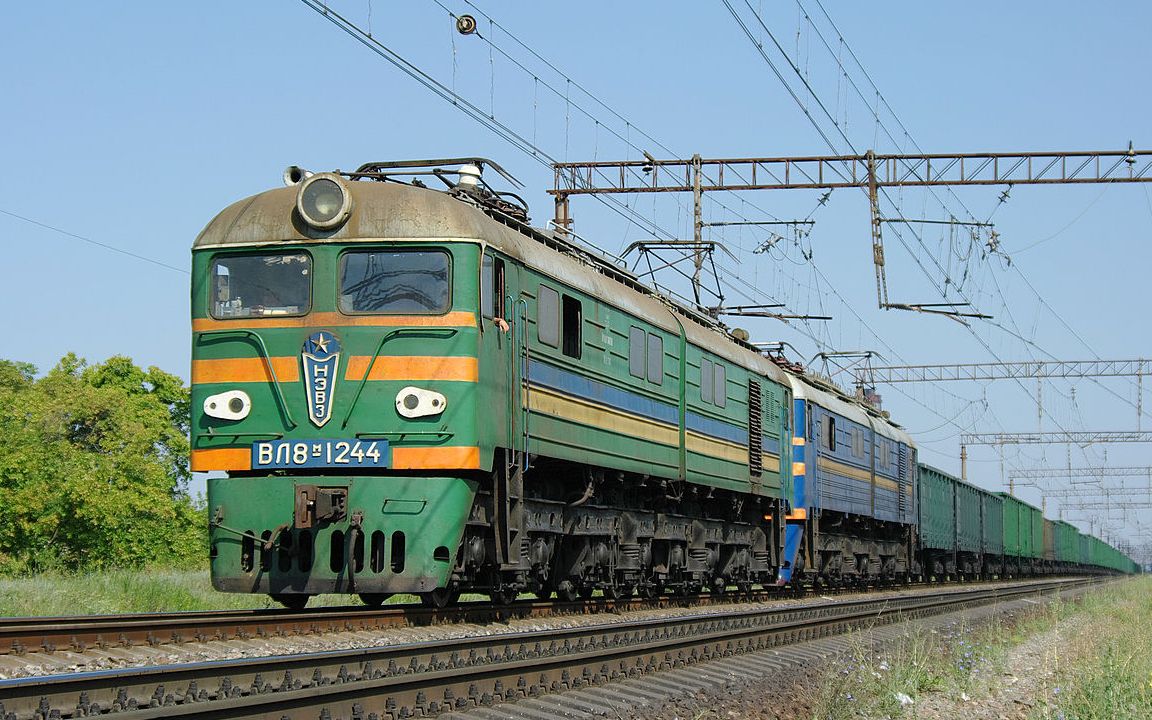 ВЛ8-853 ВЛ8м-275 едут резервом на ст.