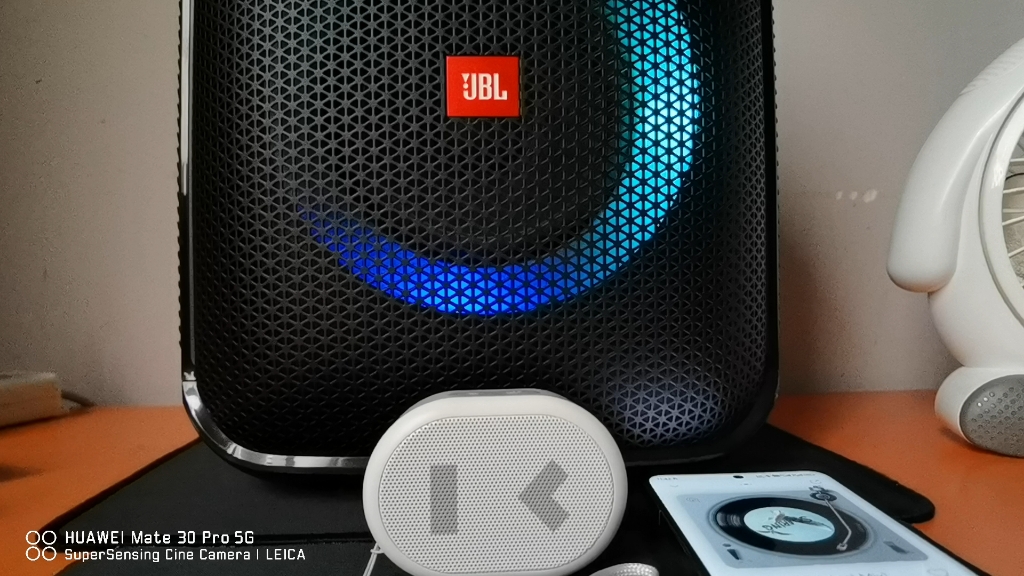 tomleevis - soaring小众电音 jbl音乐战将欢唱版音质试听,23%左右