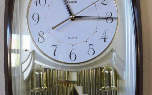 手机播放霸王6122外贸款光控威斯敏斯特教堂钟声报时平摆挂钟12点报时