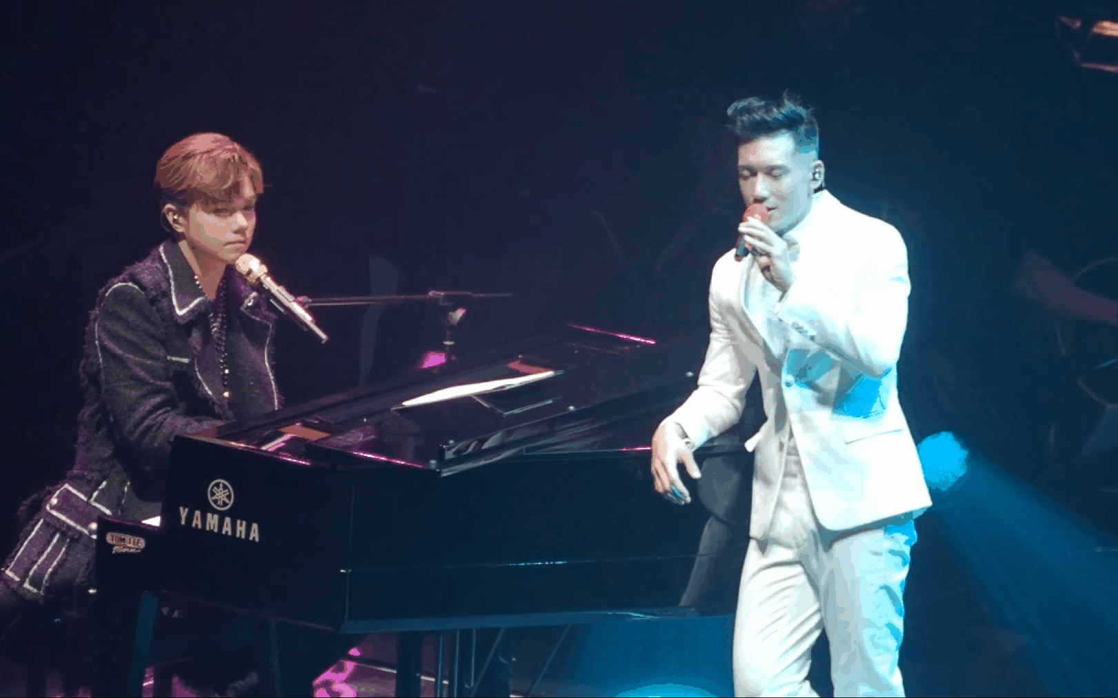 hinskenny is born 914 张敬轩笑忘书 只是太爱你cut