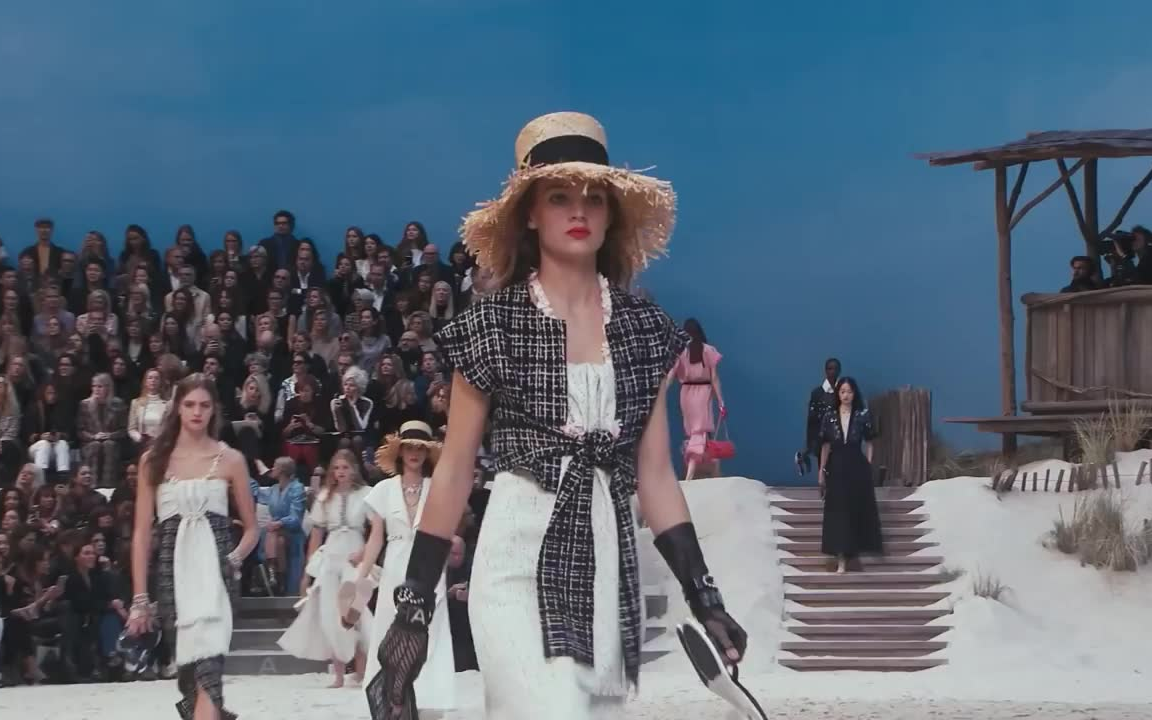 【时尚t台秀】沙滩走秀,不一样的清爽感