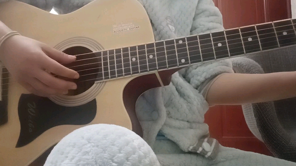 花僮 遥远的你 吉他翻唱