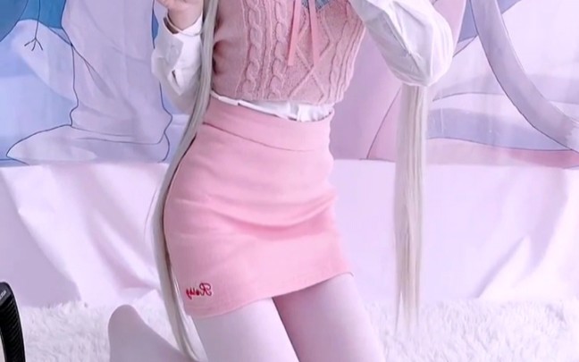 jk小学妹,粉色jk制服和白丝袜试穿,变美的女孩会让你喜欢?