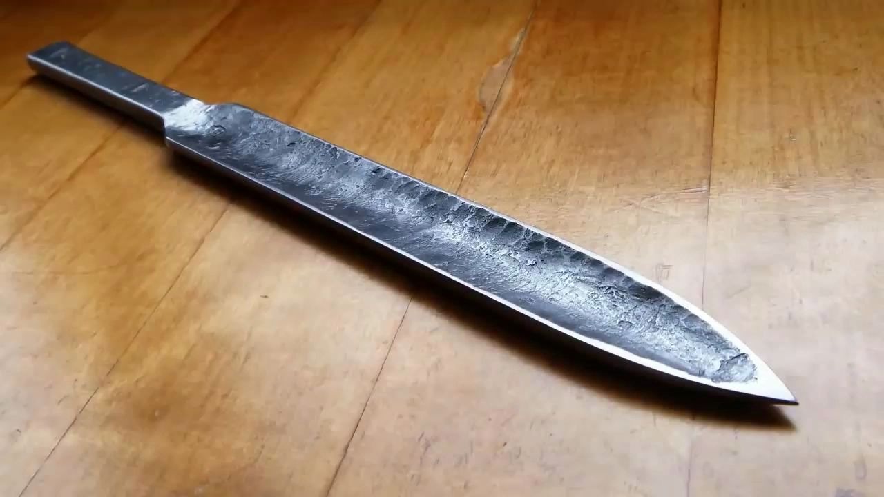 用火车弹簧制作一把小李飞刀 百发百中_哔哩哔哩 (゜-゜)つロ 干杯