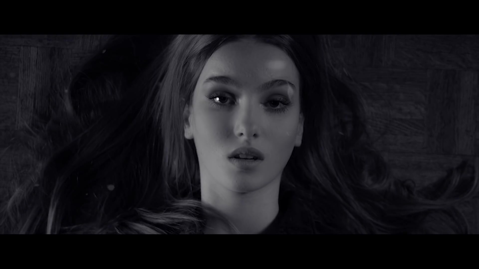 比利时法兰德斯儿童好声音冠军jade 新歌《straw house》的mv