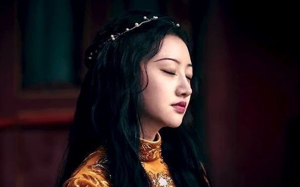 【司藤】藤条发作小伙昏迷倒地