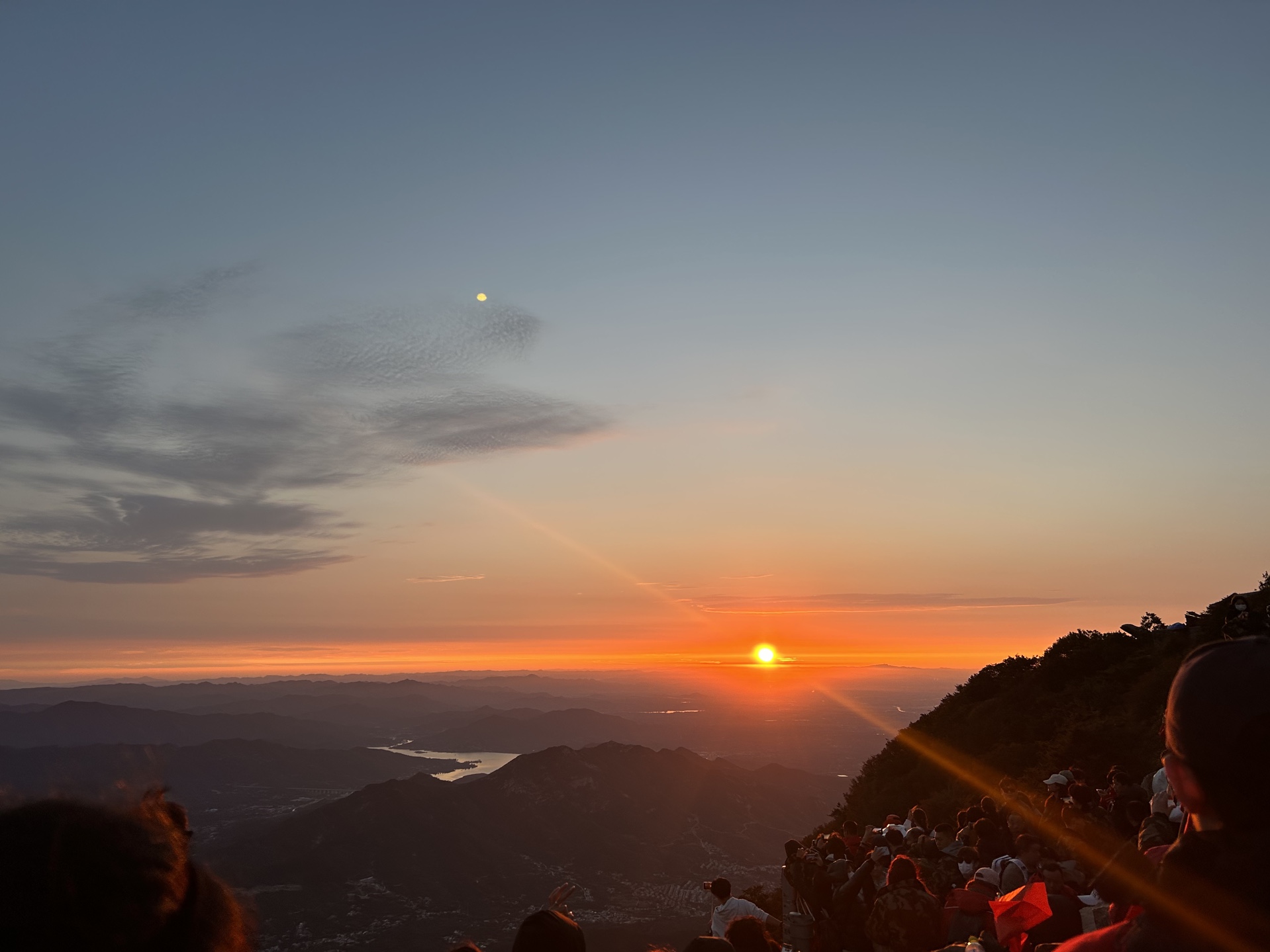 9月2-3日,夜爬泰山观日出,祝自己生日快乐.