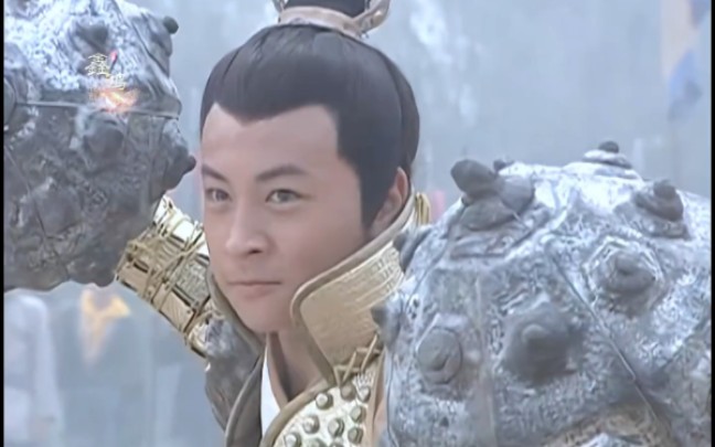 排行第三的裴元庆挑战排行第一的李元霸,结果扛不住李元霸的一锤