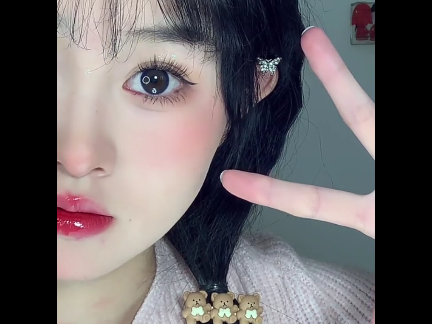 半边脸化妆让你们见识见识啊.