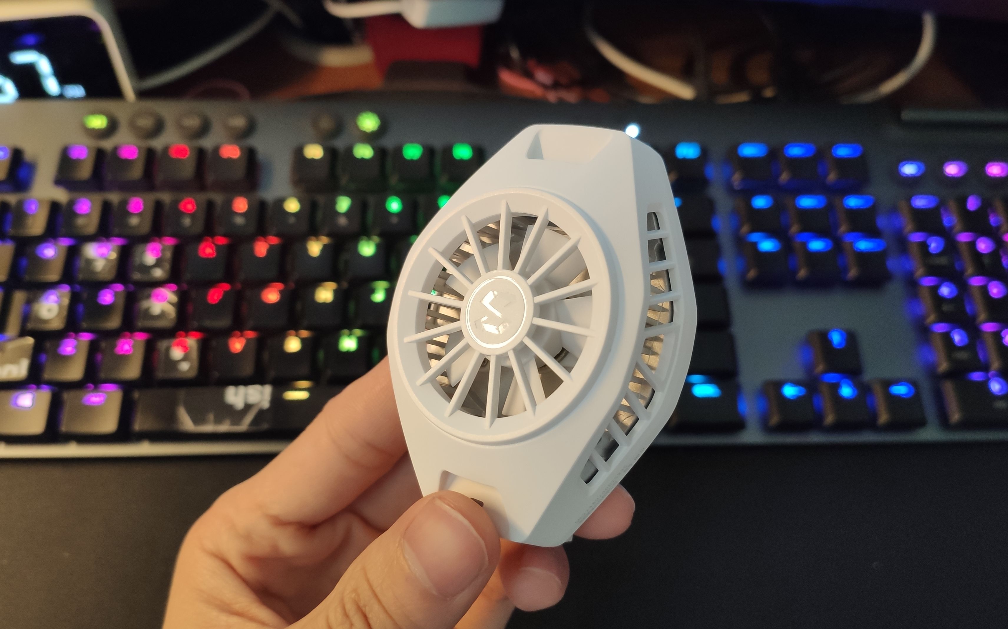 黑鲨冰封散热背夹开箱!