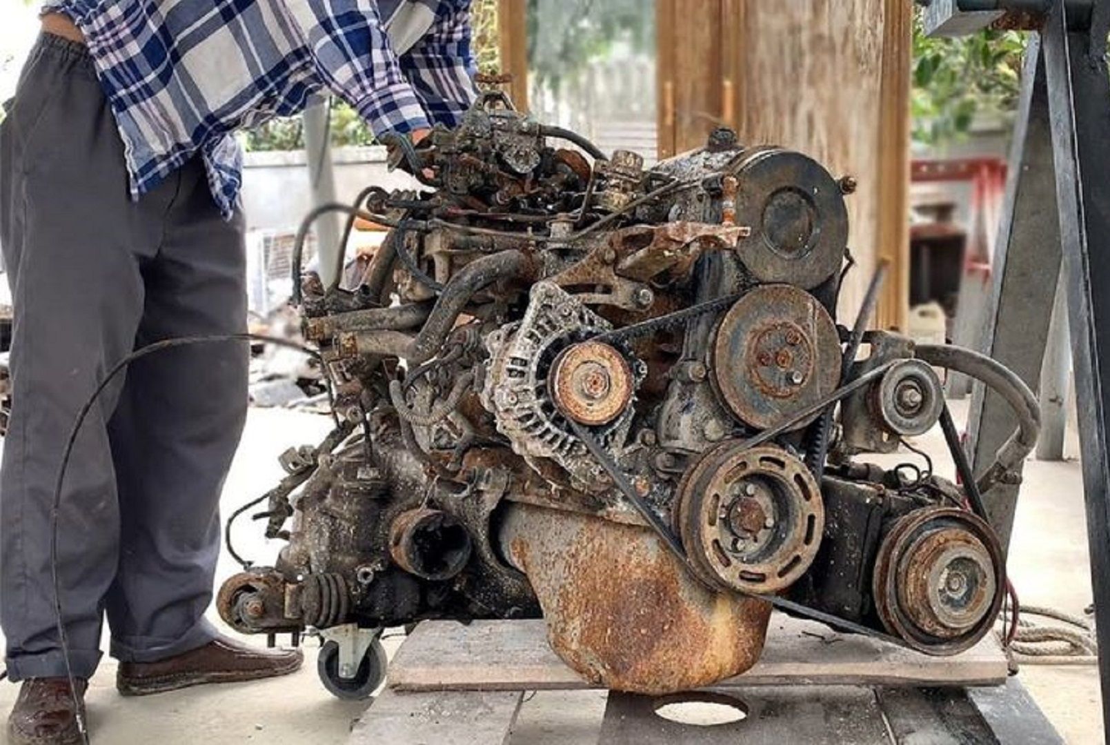 五百买宝马报废发动机,老板还笑我人傻钱多,结果看我拆卸后懵了