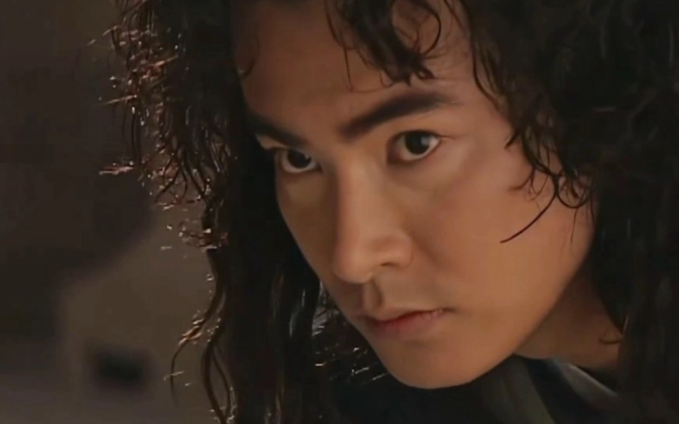 童博为了救弟弟用龙神功与大蟒蛇大战!