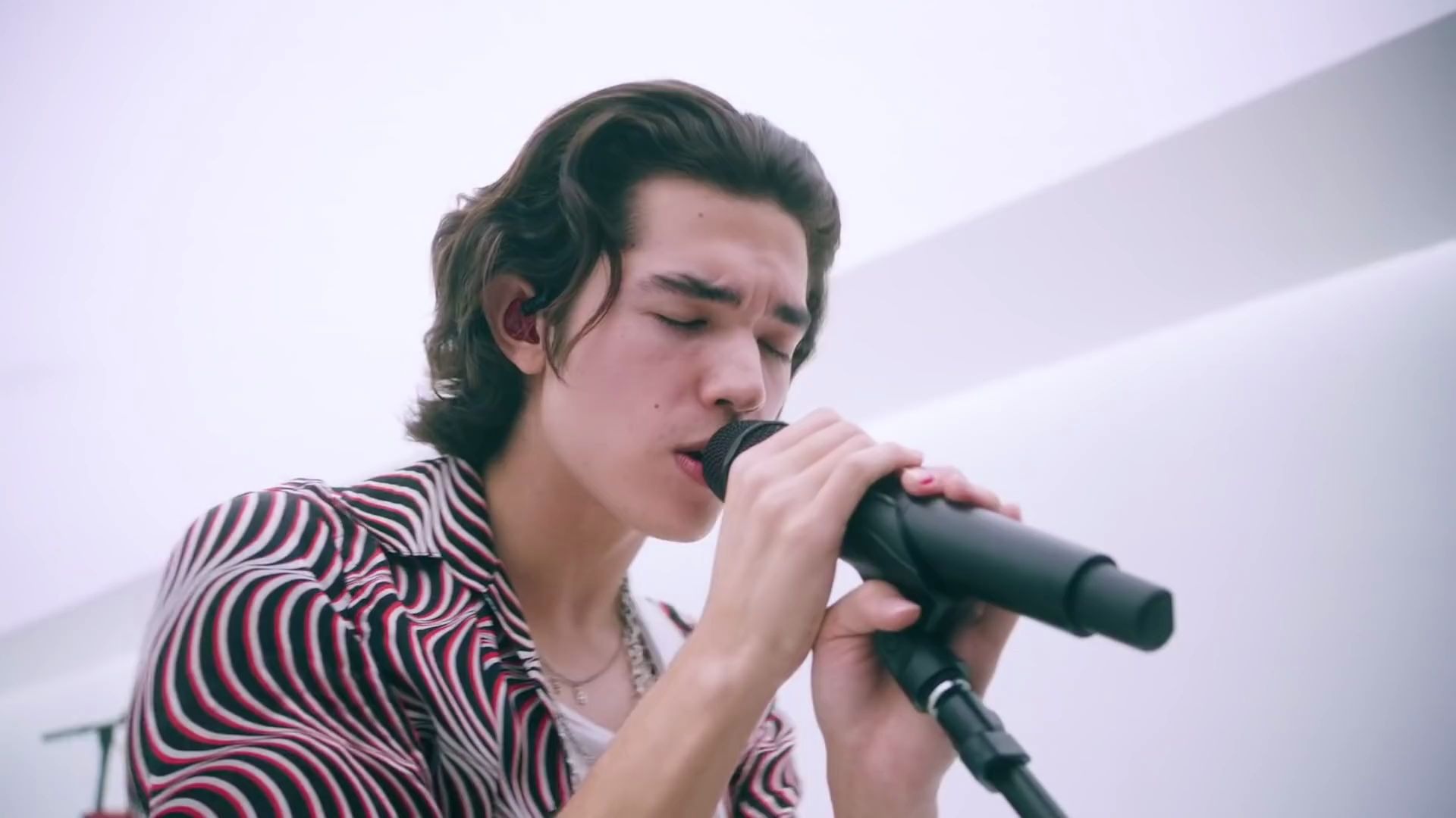 超赞现场conangraycomfortcrowd