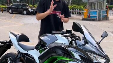 这也太帅了！EVA初号机x 川崎Ninja ZX-25R_哔哩哔哩_bilibili