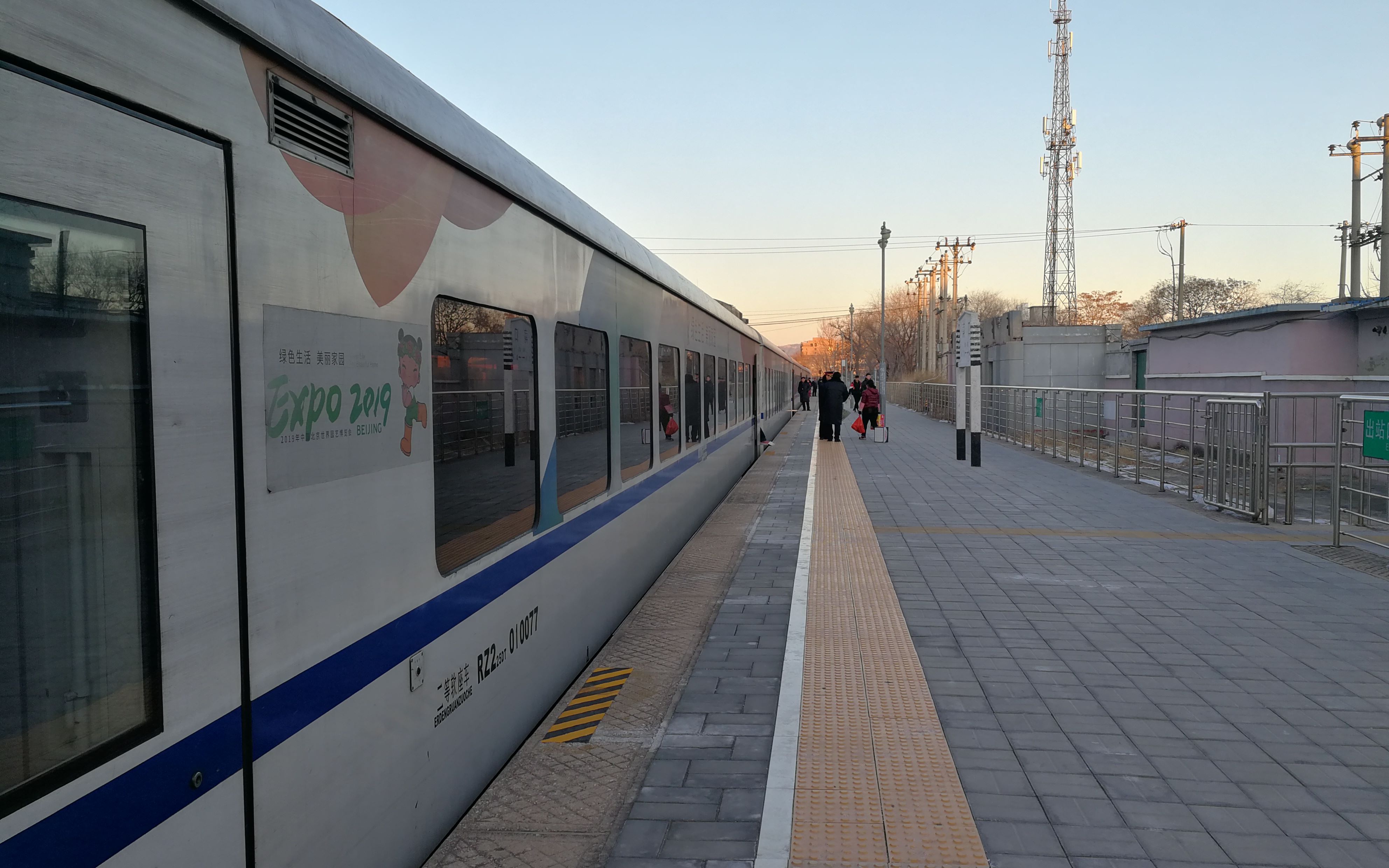 中国铁路老京张的记忆s2线列车离开南口站