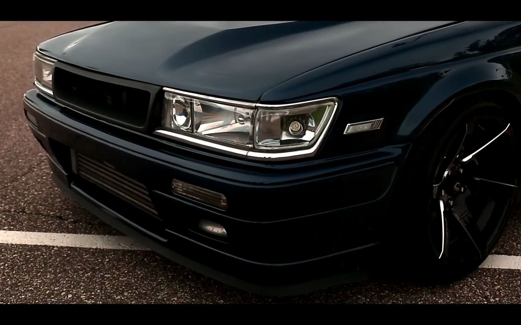 【日产-桂冠/帝王】一台很会"飘"的老尼桑 | c33 laurel_哔哩哔哩 (゜