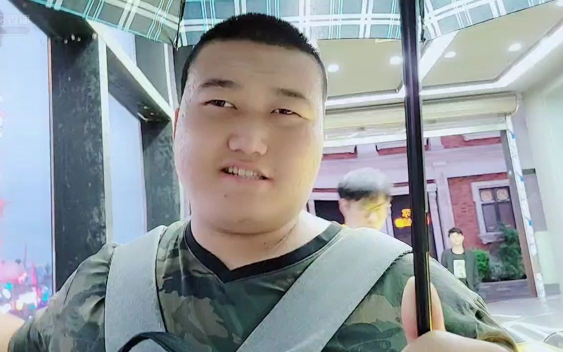 集梦会长2021052019时12分陪小胖看车集梦会长116超跑陪小胖看车