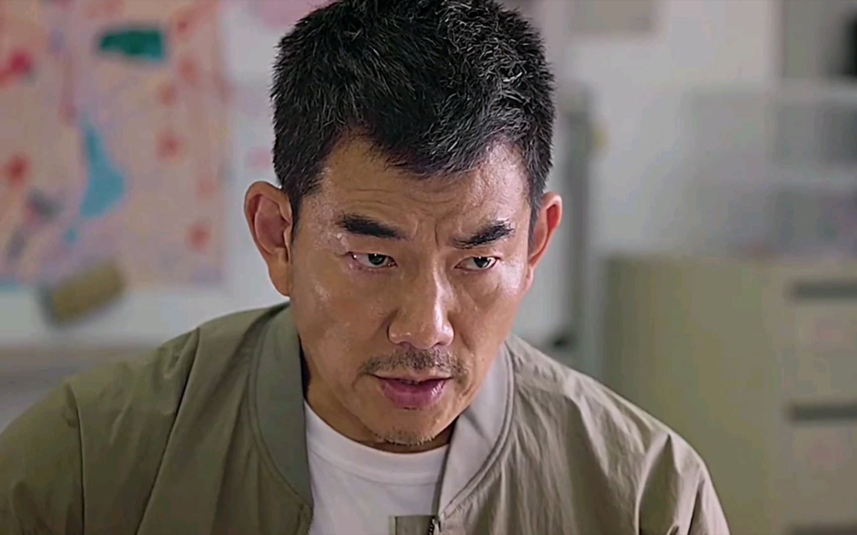 小齐哥出演暴力警察,演技炸裂