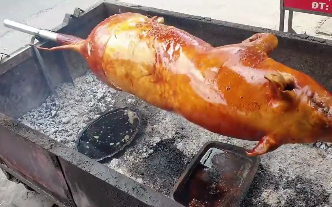 泰国街边烧烤【烤全猪】
