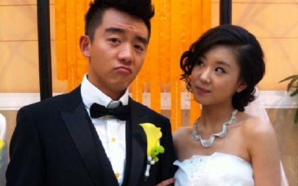 [图]婆婆面前受尽委屈、得不到老公关爱的她，决绝离婚后丈夫下跪求复婚