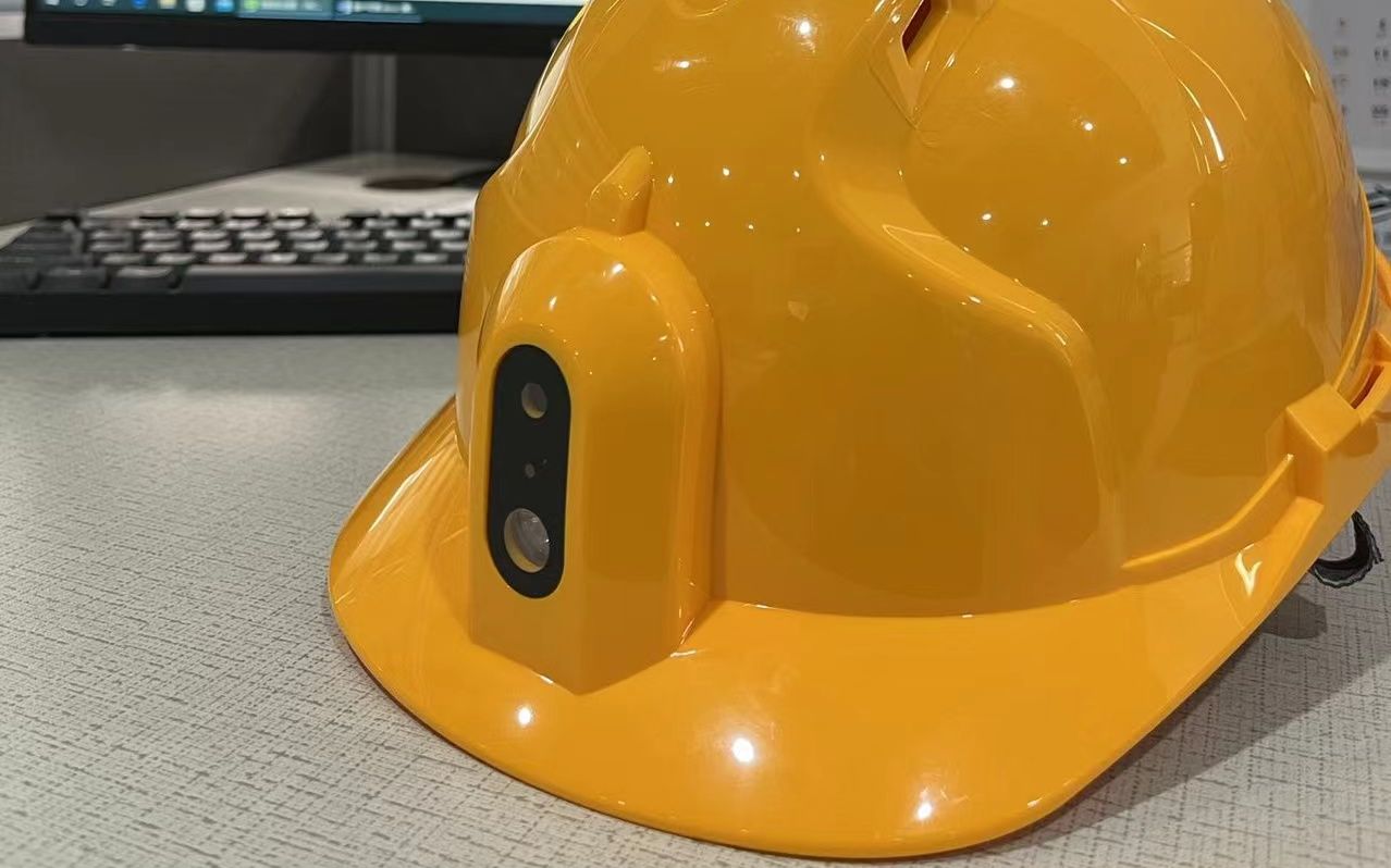 "千里眼","顺风耳"靠实力圈粉的4g款智能安全帽