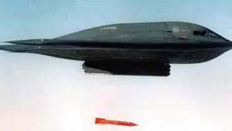 “美国从未放弃对中国使用核武器”